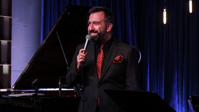 Erdem Özkan “Sinatra: A Swingin’ 111